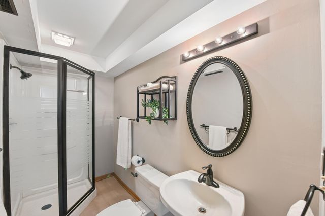 4023 Hadley Avenue N, Oakdale, MN 55128