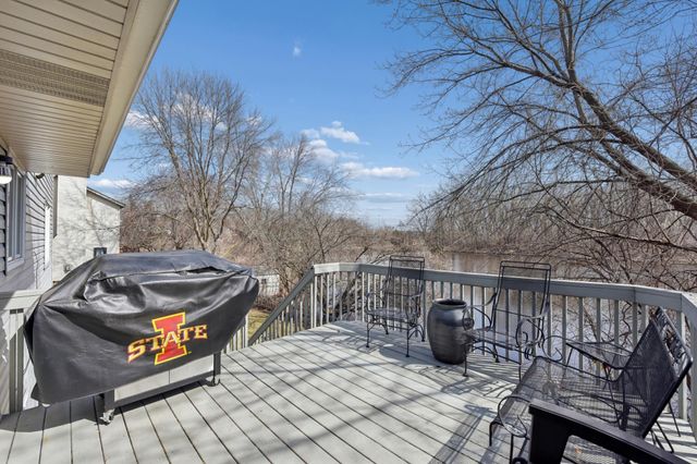 4023 Hadley Avenue N, Oakdale, MN 55128