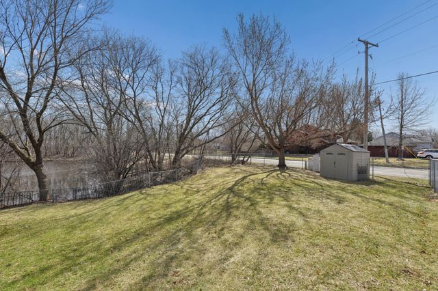 4023 Hadley Avenue N, Oakdale, MN 55128