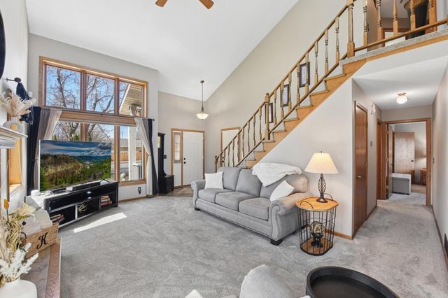 4023 Hadley Avenue N, Oakdale, MN 55128