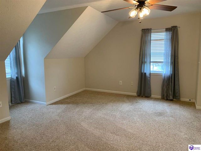 128 Whisbrook Avenue, Vine Grove, KY 40175