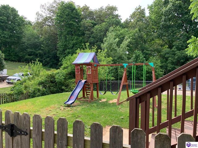 128 Whisbrook Avenue, Vine Grove, KY 40175
