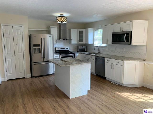 128 Whisbrook Avenue, Vine Grove, KY 40175