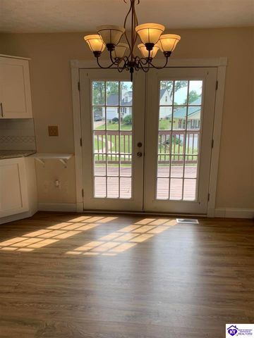 128 Whisbrook Avenue, Vine Grove, KY 40175