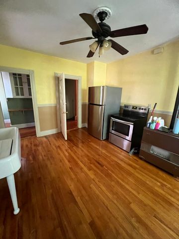 35 Tirrell Street 3 Floor, Worcester, MA 01603