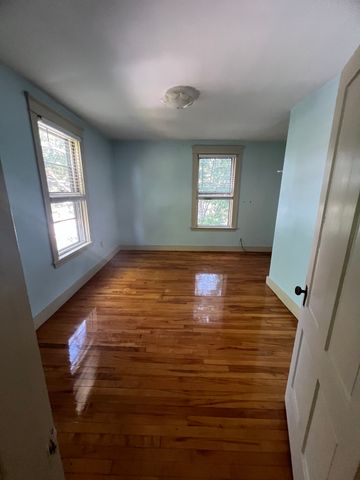 35 Tirrell Street 3 Floor, Worcester, MA 01603
