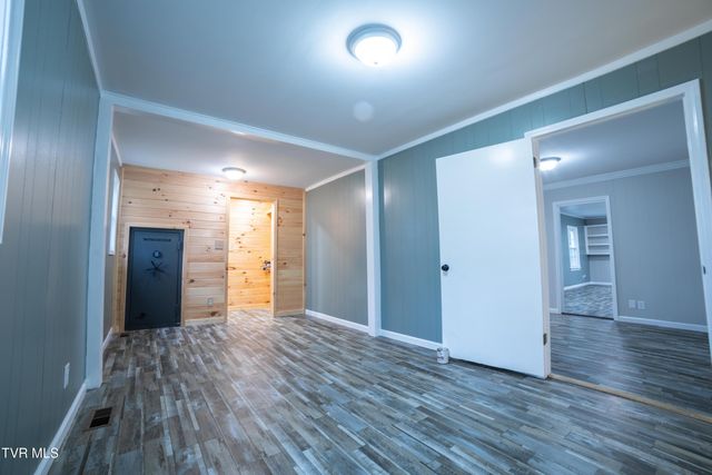 681 Princeton Road, Johnson City, TN 37601