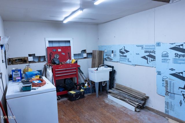 681 Princeton Road, Johnson City, TN 37601