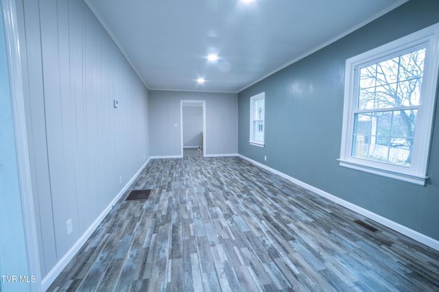 681 Princeton Road, Johnson City, TN 37601