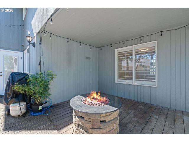 2303 Se 184TH Ave, Vancouver, WA 98683