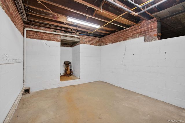 80 Dunneman Avenue, Kingston, NY 12401