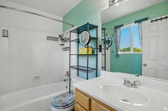 2893 W 2025 S, Syracuse, UT 84075