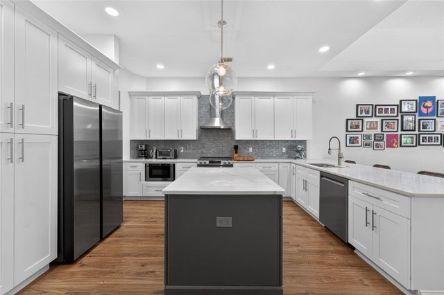 8712 TANTALLON CIRCLE, Tampa, FL 33647