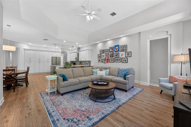 8712 TANTALLON CIRCLE, Tampa, FL 33647