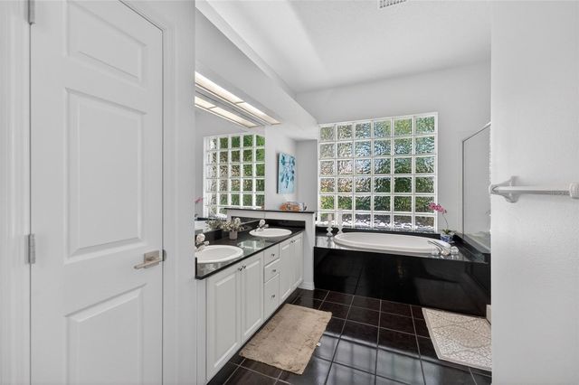 8712 TANTALLON CIRCLE, Tampa, FL 33647