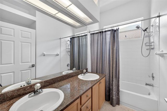 8712 TANTALLON CIRCLE, Tampa, FL 33647