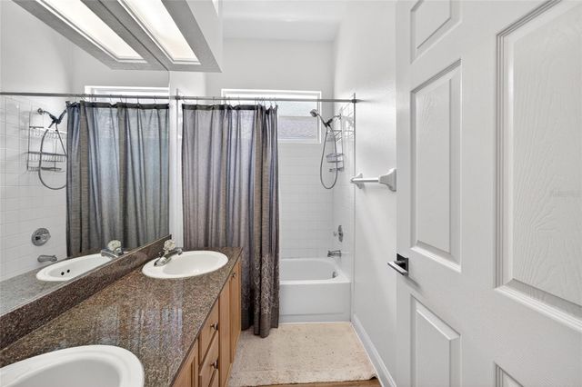 8712 TANTALLON CIRCLE, Tampa, FL 33647