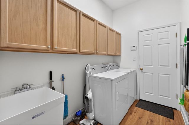 8712 TANTALLON CIRCLE, Tampa, FL 33647