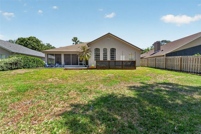 8712 TANTALLON CIRCLE, Tampa, FL 33647