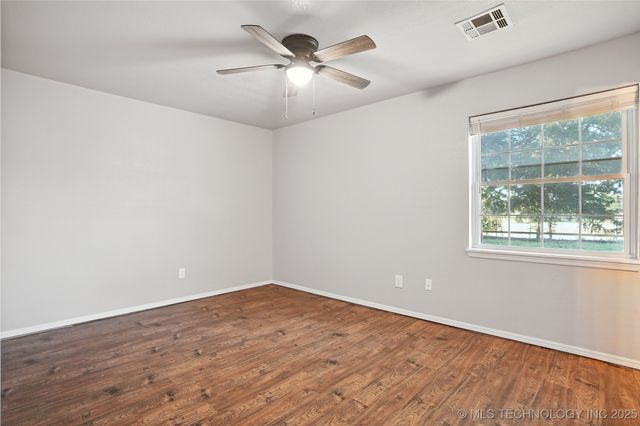 1003 SW 14th Place, Wagoner, OK 74467