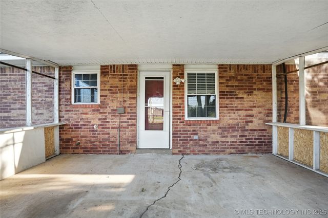 1003 SW 14th Place, Wagoner, OK 74467