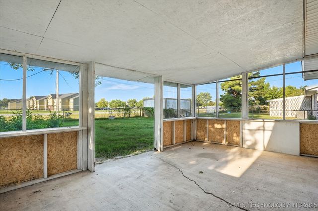 1003 SW 14th Place, Wagoner, OK 74467