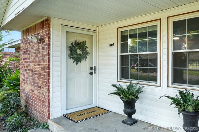 1003 SW 14th Place, Wagoner, OK 74467