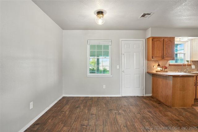 1003 SW 14th Place, Wagoner, OK 74467