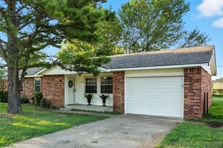 1003 SW 14th Place, Wagoner, OK 74467