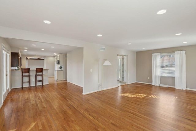 2460 Orchid Lane, Villa Hills, KY 41017