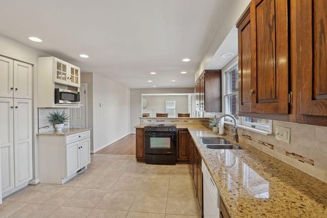 2460 Orchid Lane, Villa Hills, KY 41017