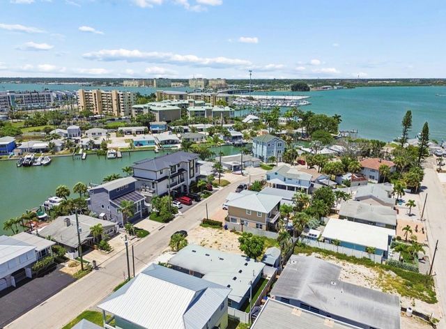 14906 N BAYSHORE DRIVE, Madeira Beach, FL 33708