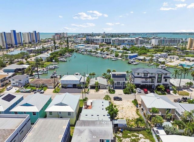14906 N BAYSHORE DRIVE, Madeira Beach, FL 33708