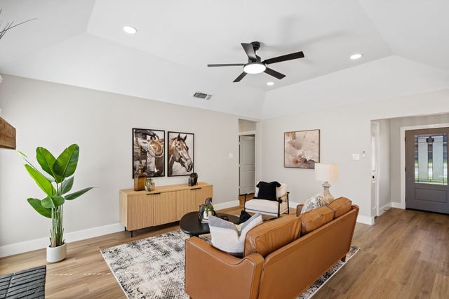 2912 Robindale Lane, Grapevine, TX 76051