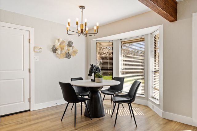 2912 Robindale Lane, Grapevine, TX 76051