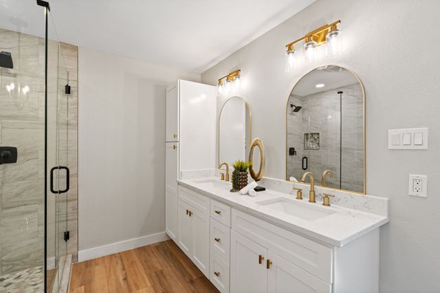 2912 Robindale Lane, Grapevine, TX 76051