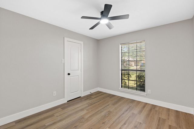 2912 Robindale Lane, Grapevine, TX 76051