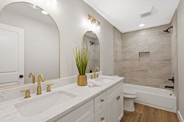 2912 Robindale Lane, Grapevine, TX 76051