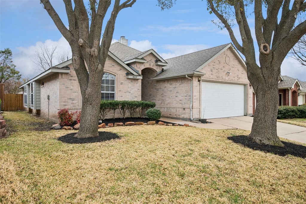 9217 Newport Lane, Mckinney, TX 75071