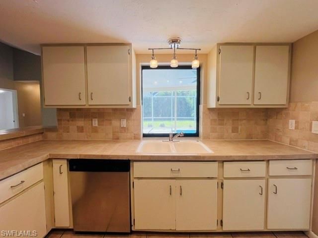 3019 SE 5th PL, Cape Coral, FL 33904