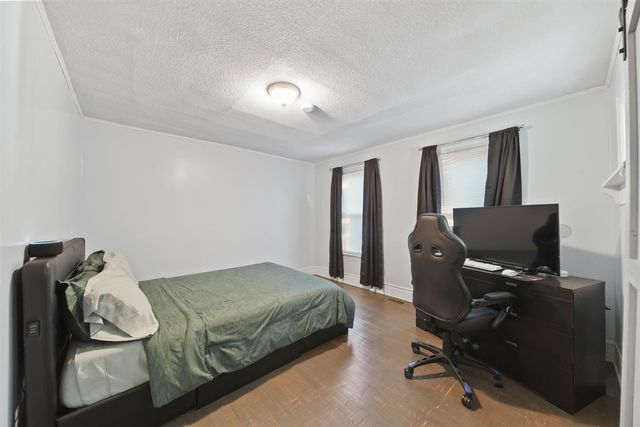 136 E Chestnut Street, Adrian, MI 49221