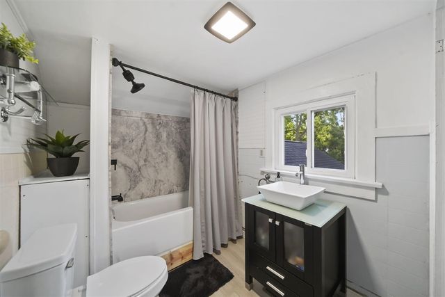 136 E Chestnut Street, Adrian, MI 49221