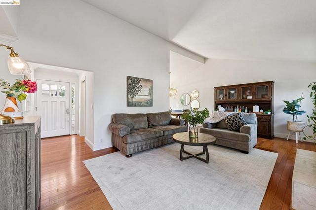 1912 Ascot Dr, Moraga, CA 94556