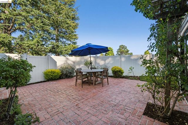 1912 Ascot Dr, Moraga, CA 94556