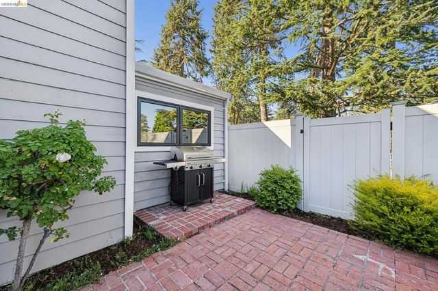 1912 Ascot Dr, Moraga, CA 94556
