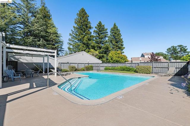 1912 Ascot Dr, Moraga, CA 94556