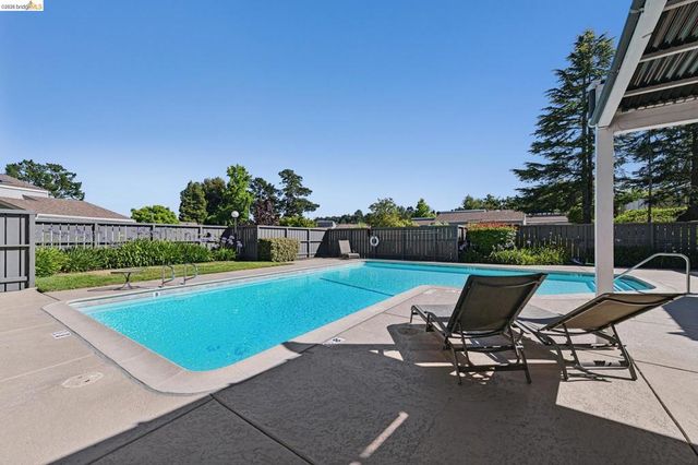 1912 Ascot Dr, Moraga, CA 94556