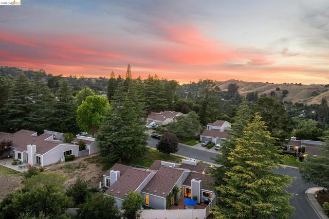 1912 Ascot Dr, Moraga, CA 94556