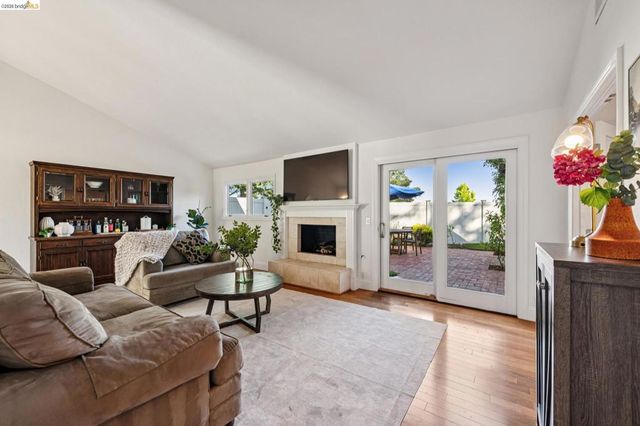 1912 Ascot Dr, Moraga, CA 94556