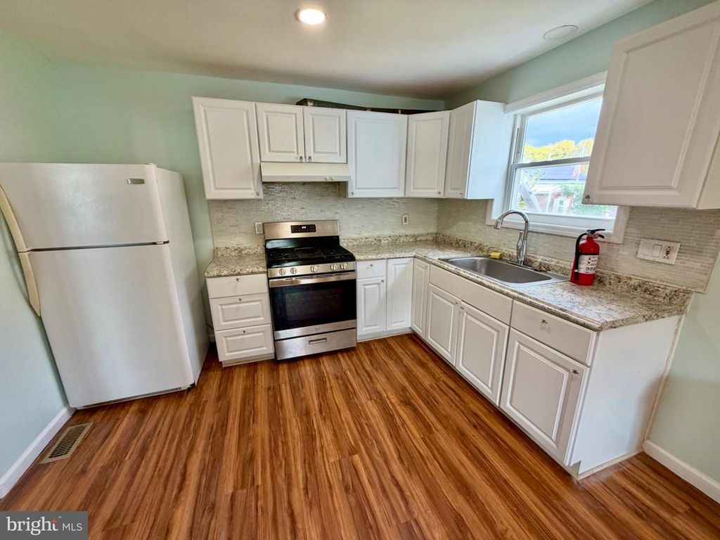 54 WATSON BLVD, Clementon, NJ 08021 — photo 4
